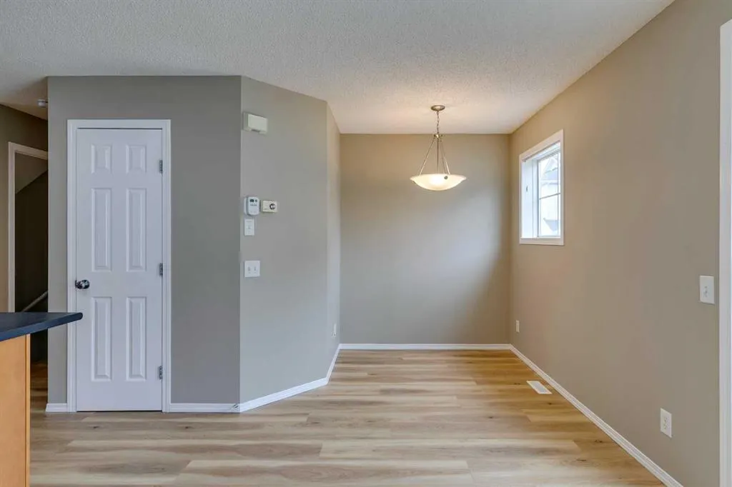 284 Elgin Gardens SE