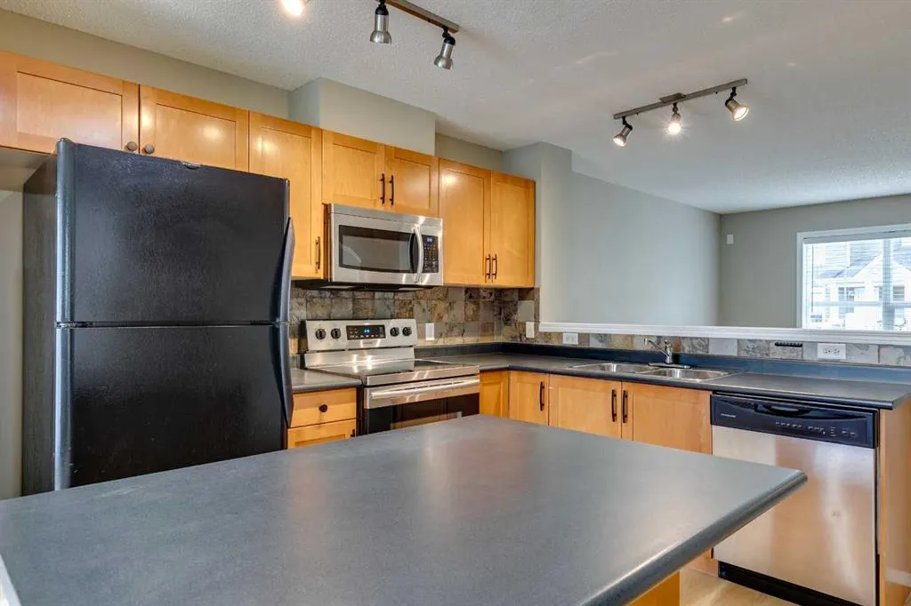 284 Elgin Gardens SE