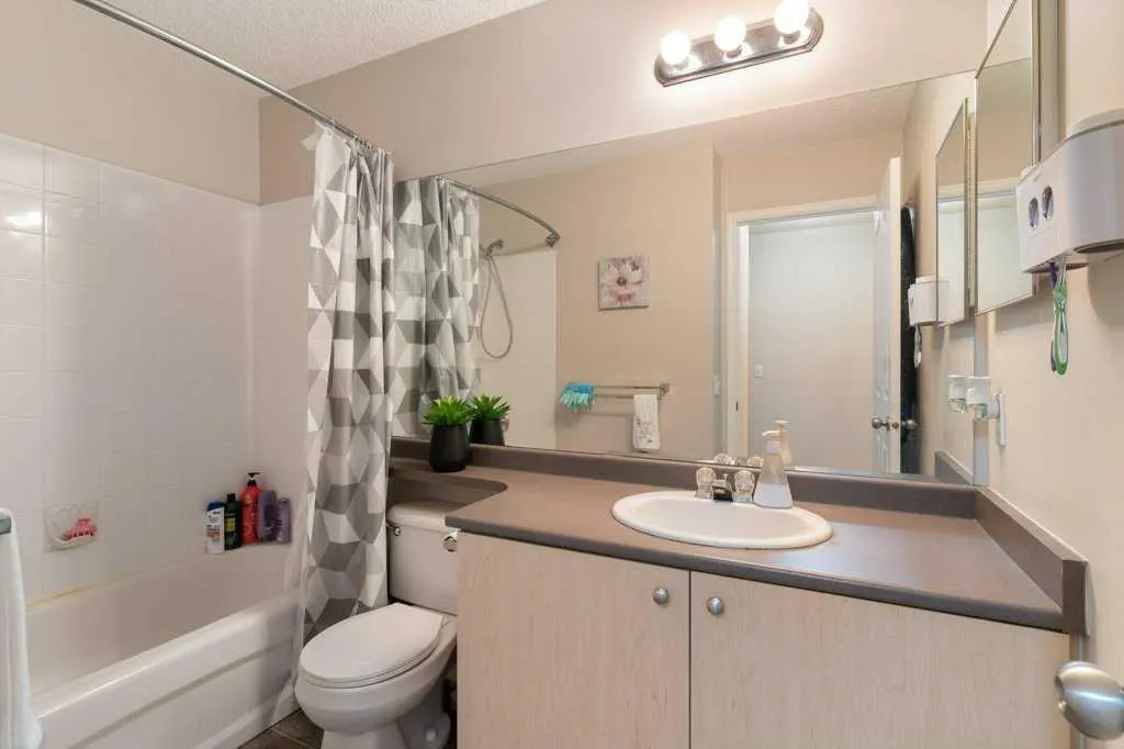 78 Citadel Meadow Gardens NW
