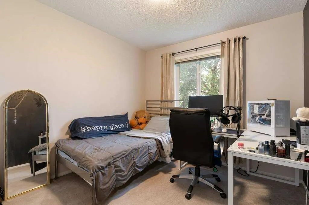 78 Citadel Meadow Gardens NW