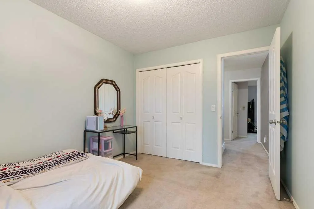 78 Citadel Meadow Gardens NW