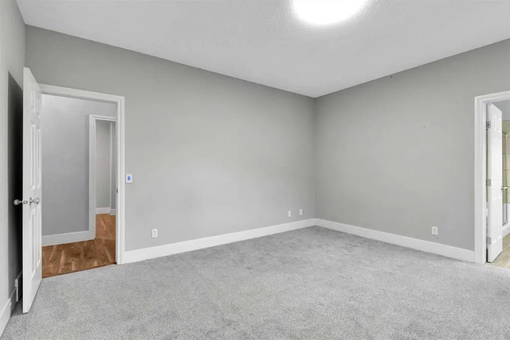 197 Royal Crest View NW