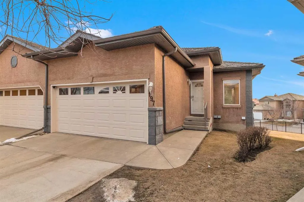 197 Royal Crest View NW