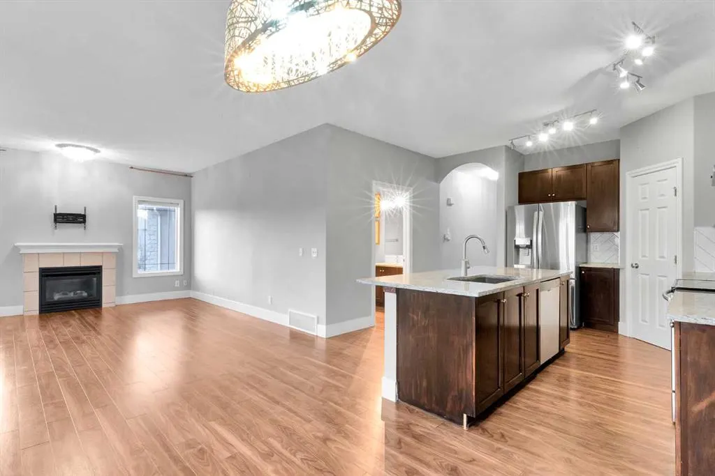197 Royal Crest View NW