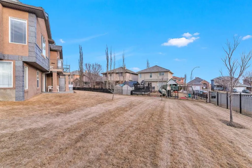 197 Royal Crest View NW