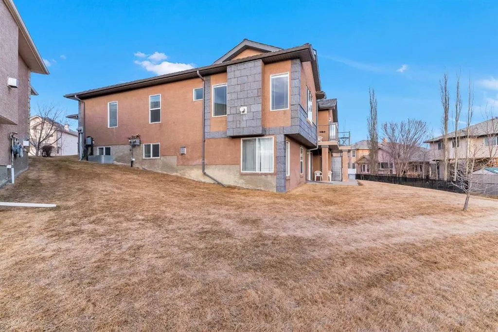 197 Royal Crest View NW