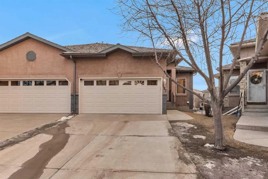 197 Royal Crest View NW