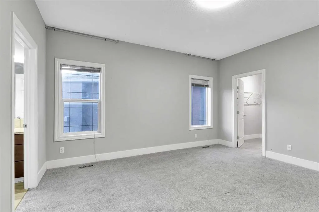 197 Royal Crest View NW