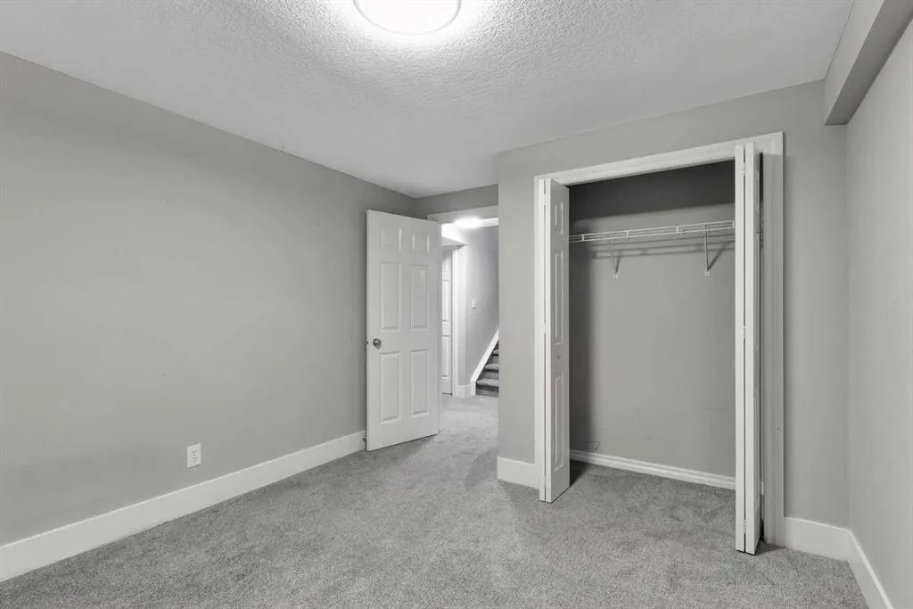 197 Royal Crest View NW