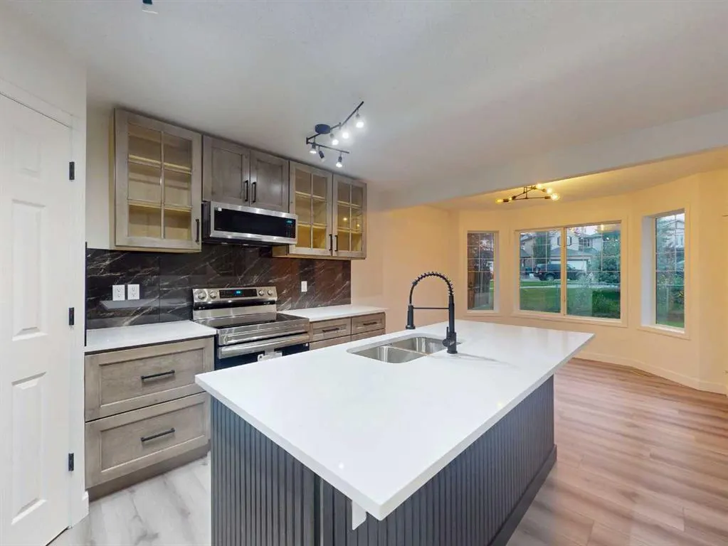 289 Canals Circle SW