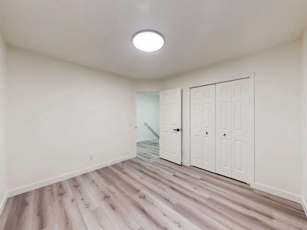 289 Canals Circle SW