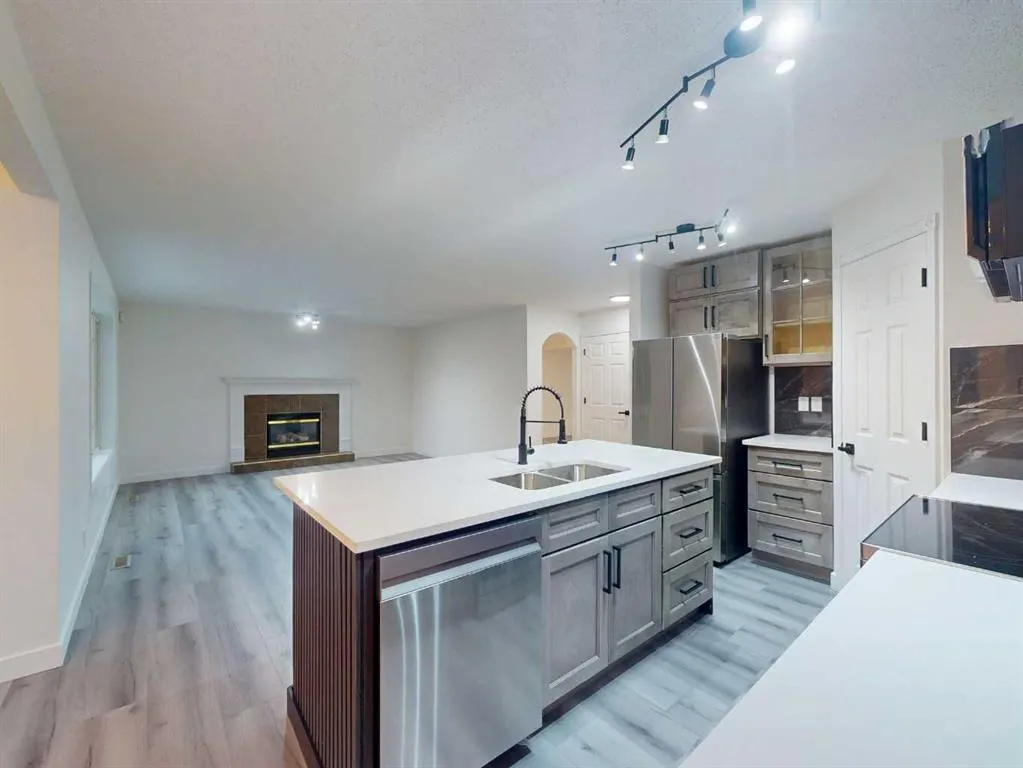 289 Canals Circle SW