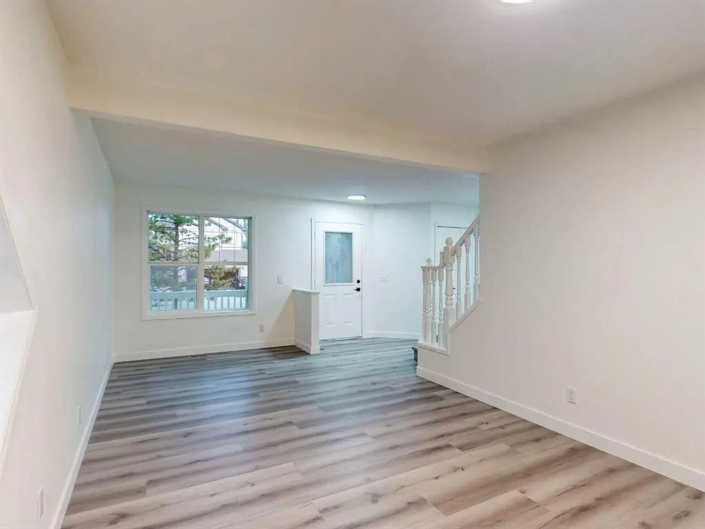 289 Canals Circle SW