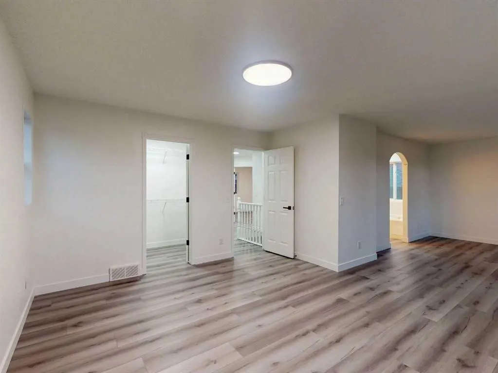 289 Canals Circle SW