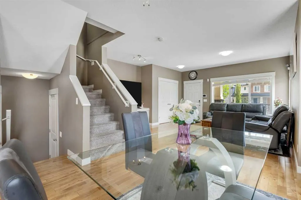 306 Skyview Ranch Road NE