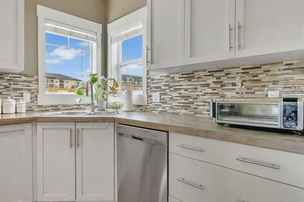 306 Skyview Ranch Road NE