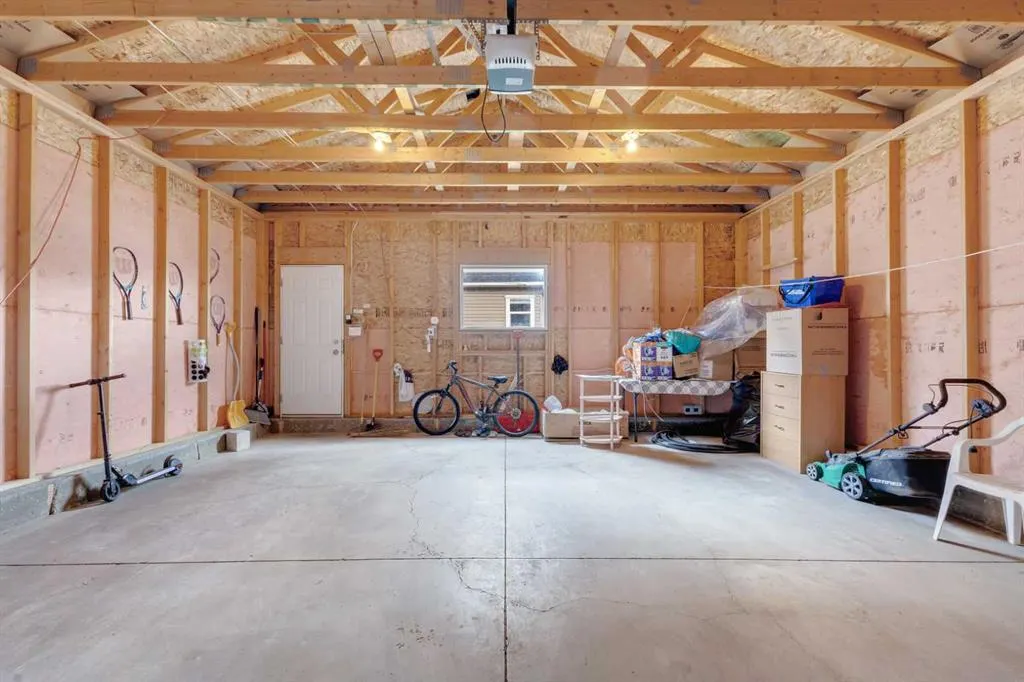 306 Skyview Ranch Road NE