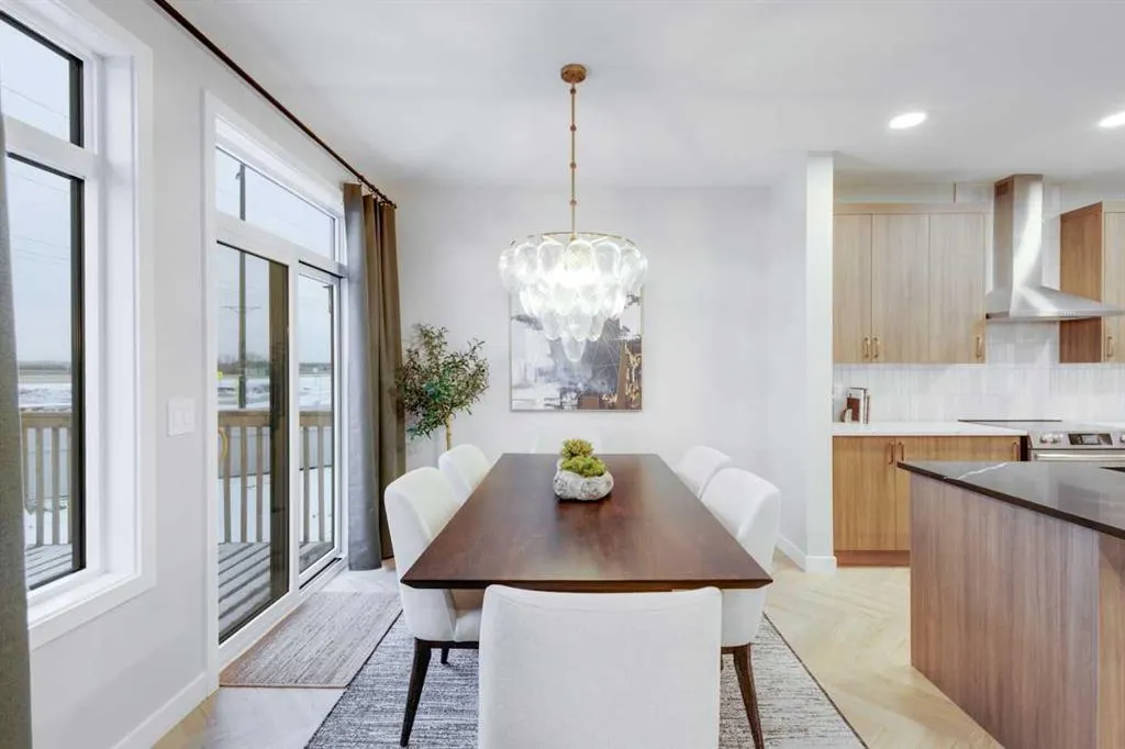 112 Sundown Crescent