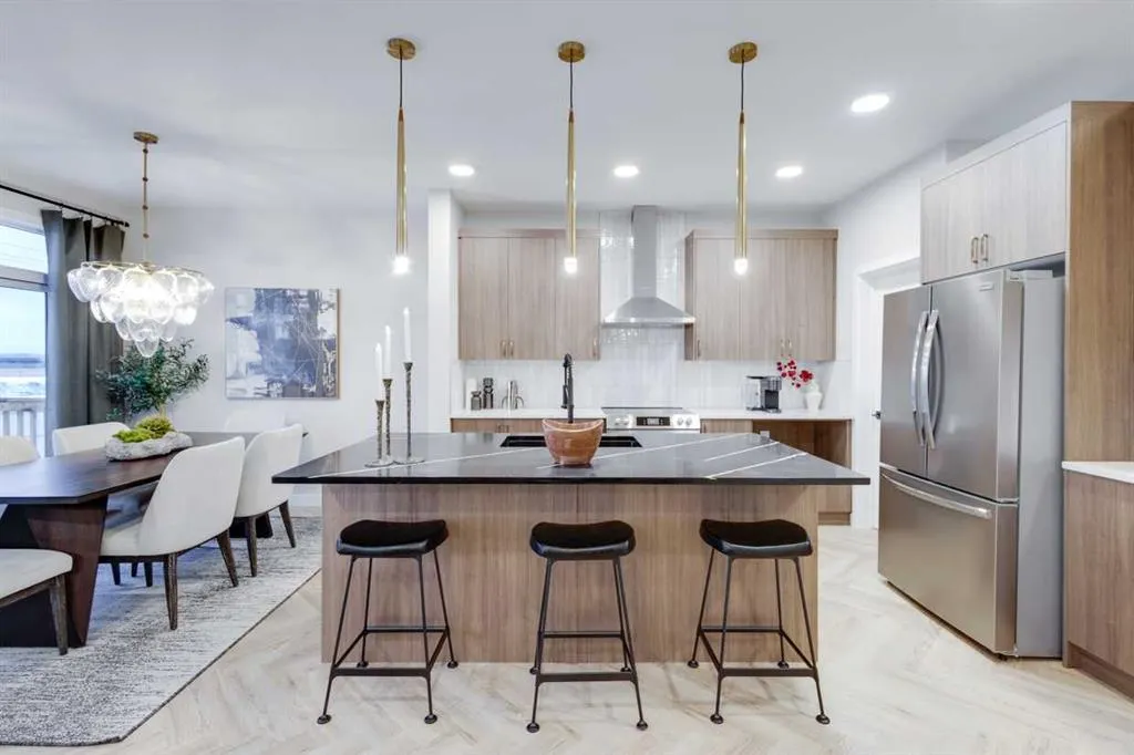 112 Sundown Crescent