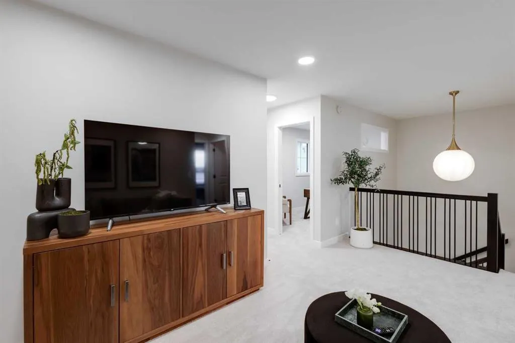 112 Sundown Crescent