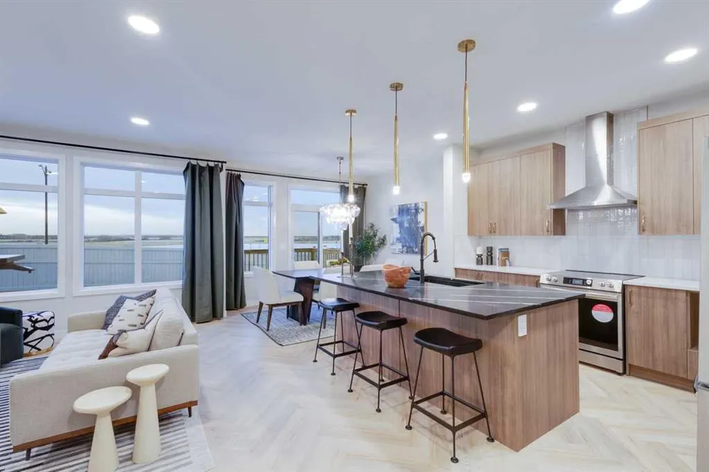 112 Sundown Crescent