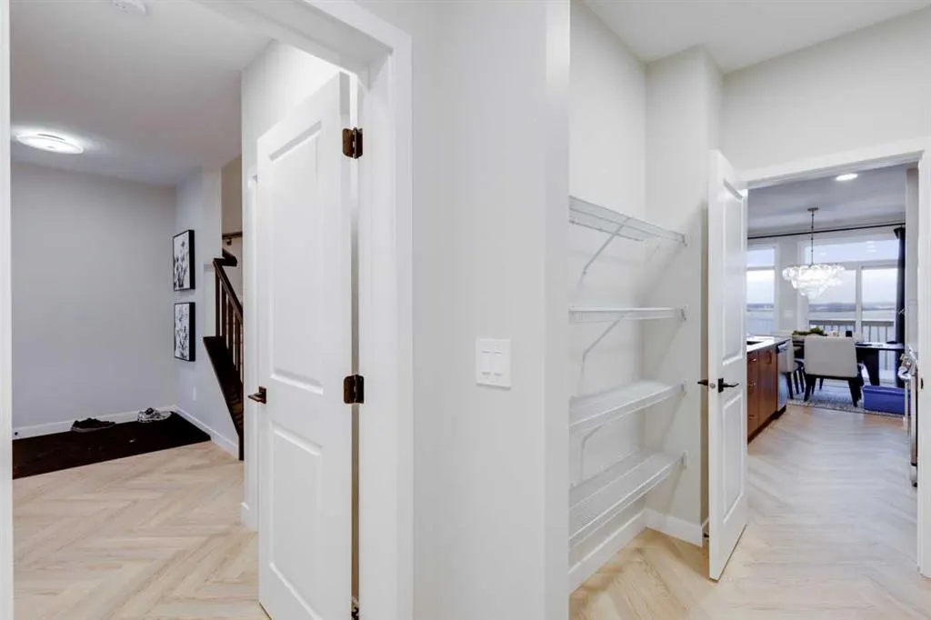 112 Sundown Crescent
