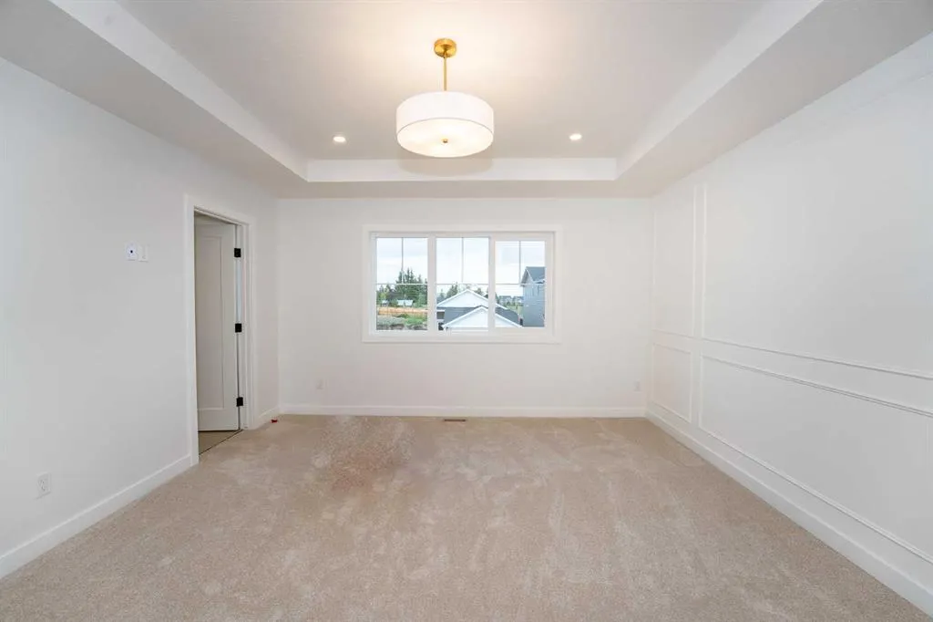 566 Rivercrest View