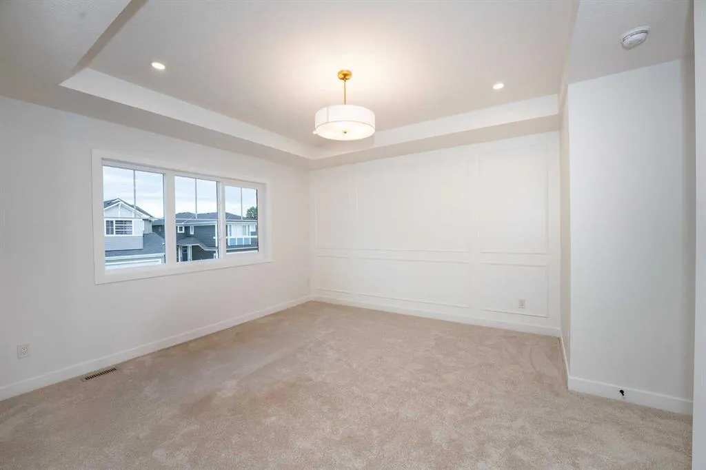 566 Rivercrest View