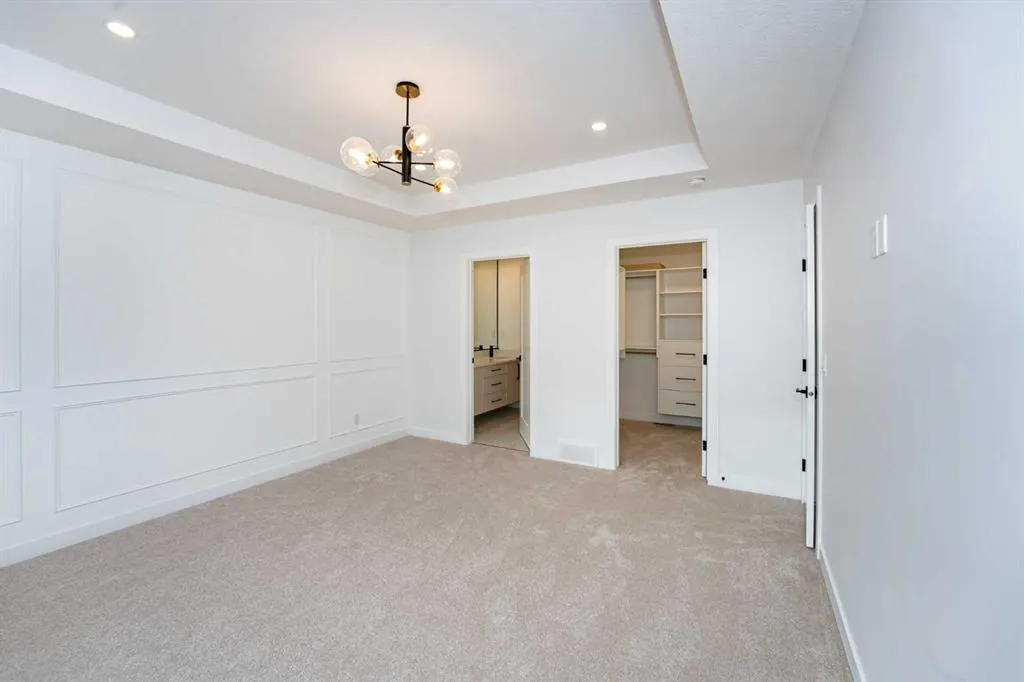 566 Rivercrest View