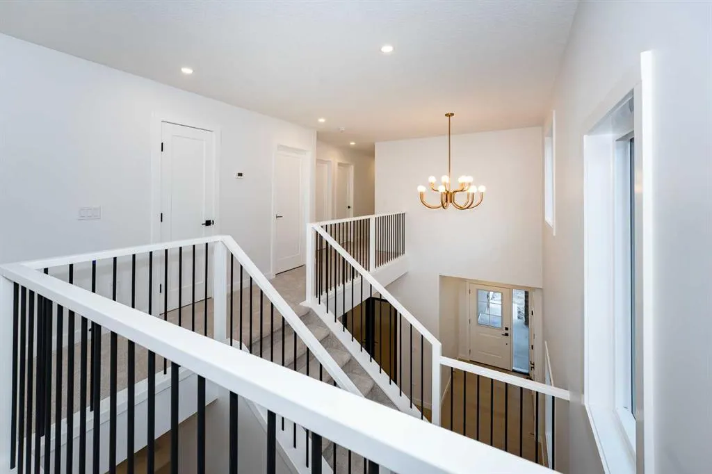 566 Rivercrest View