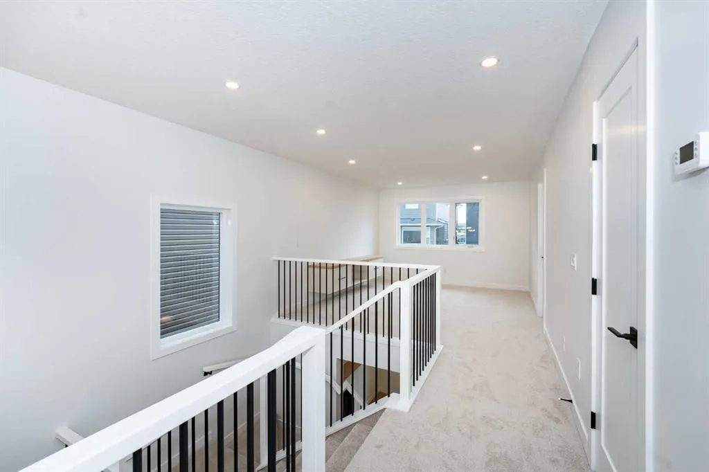 566 Rivercrest View