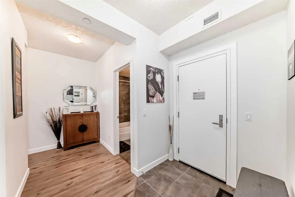 1005A Westmount Drive, #213