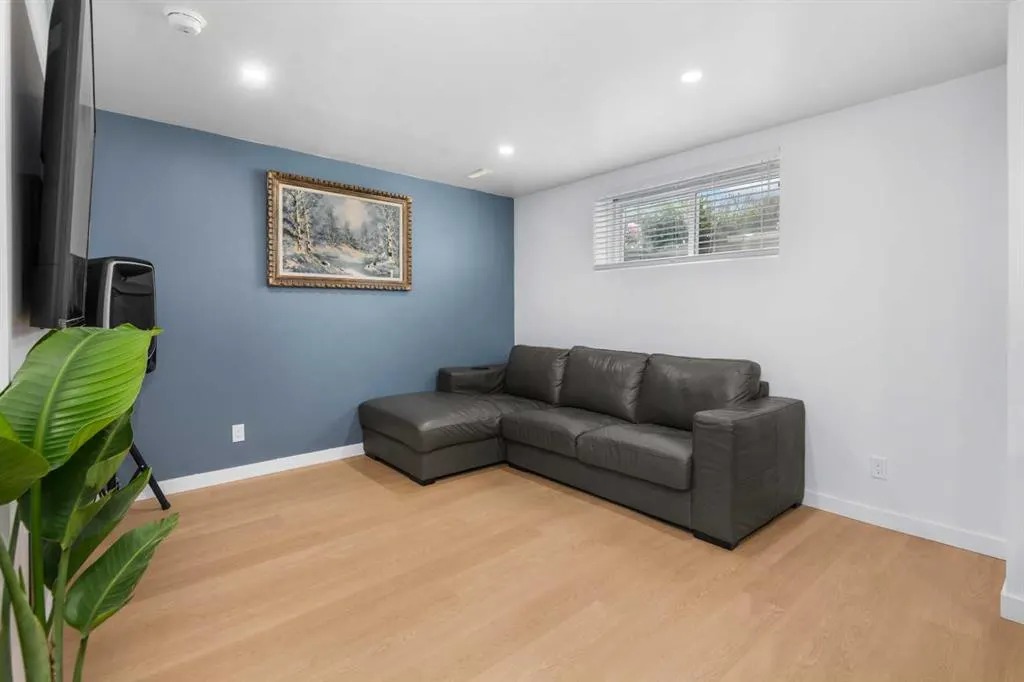 1251 New Brighton Park SE
