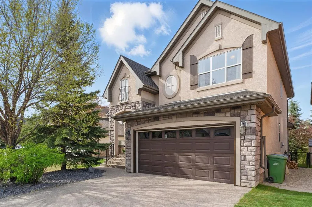 327 Cranleigh View SE