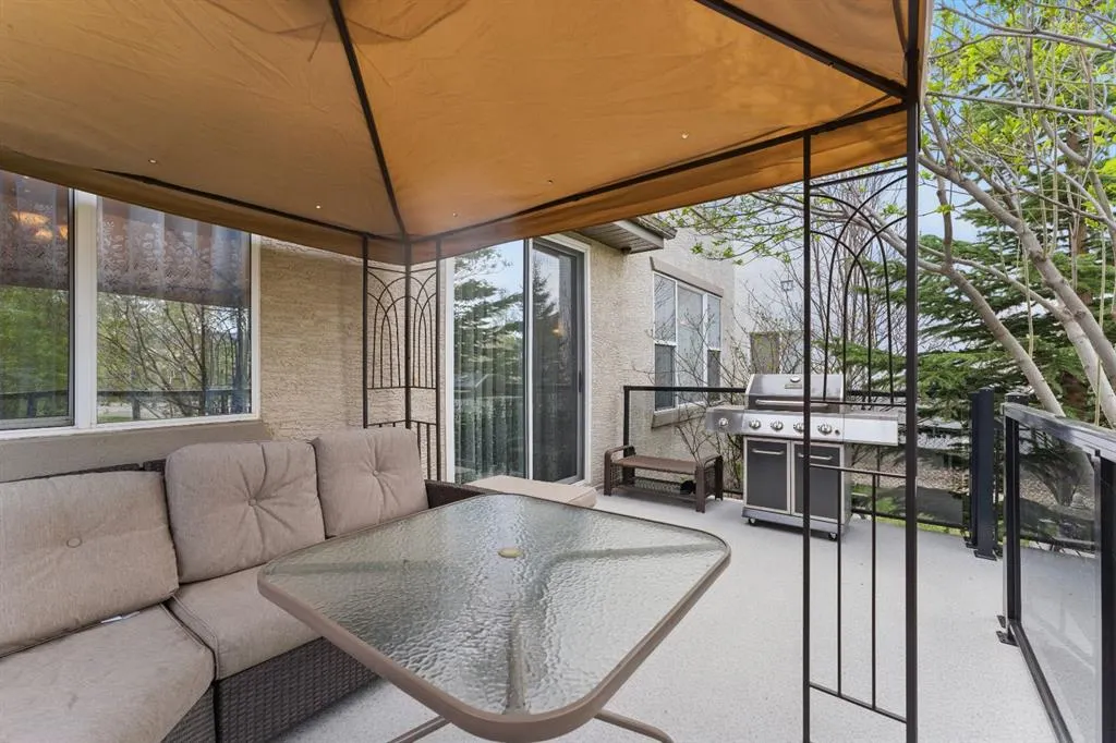 327 Cranleigh View SE