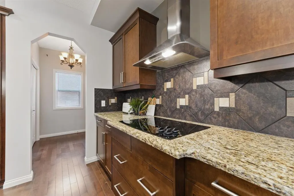 327 Cranleigh View SE
