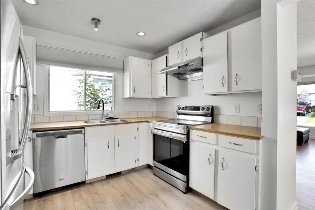 18 Erin Ridge Road SE