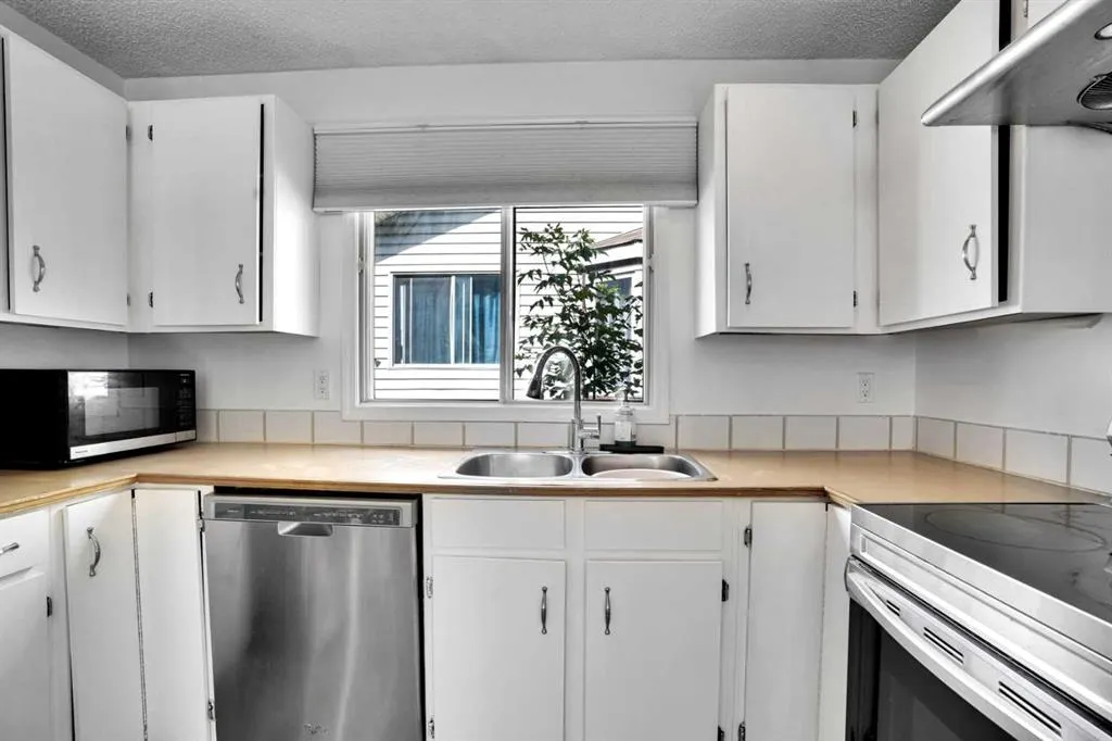 18 Erin Ridge Road SE