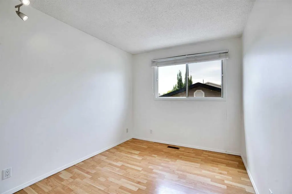 18 Erin Ridge Road SE