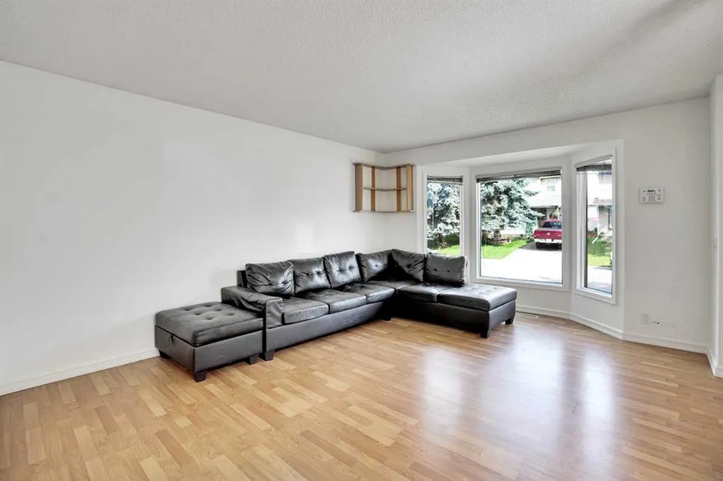 18 Erin Ridge Road SE