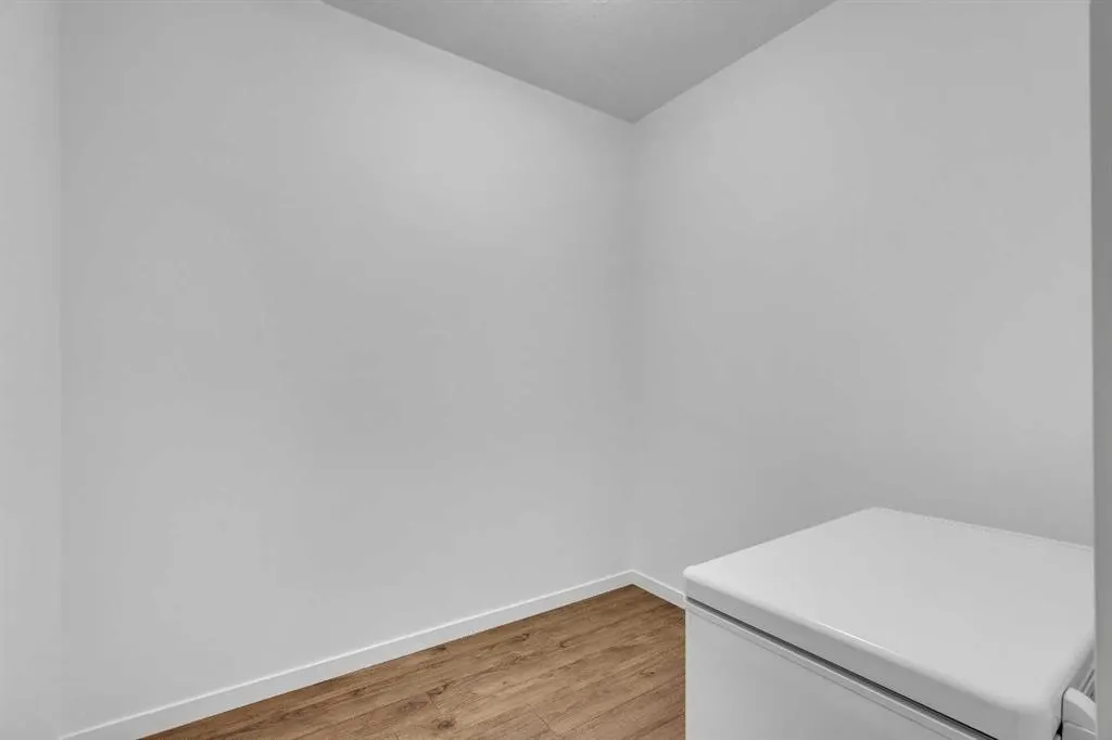 30 Mahogany Mews SE, #220
