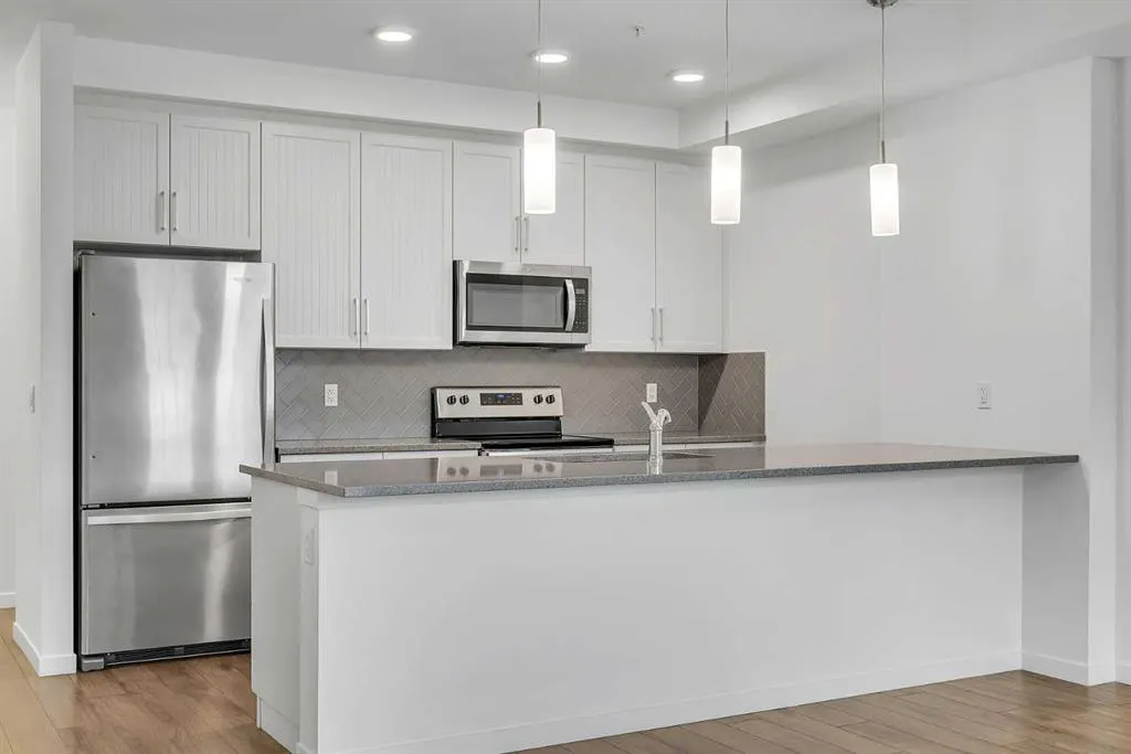 30 Mahogany Mews SE, #220