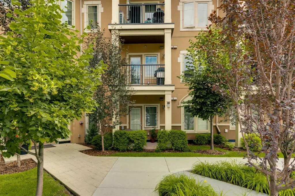 30 Mahogany Mews SE, #220