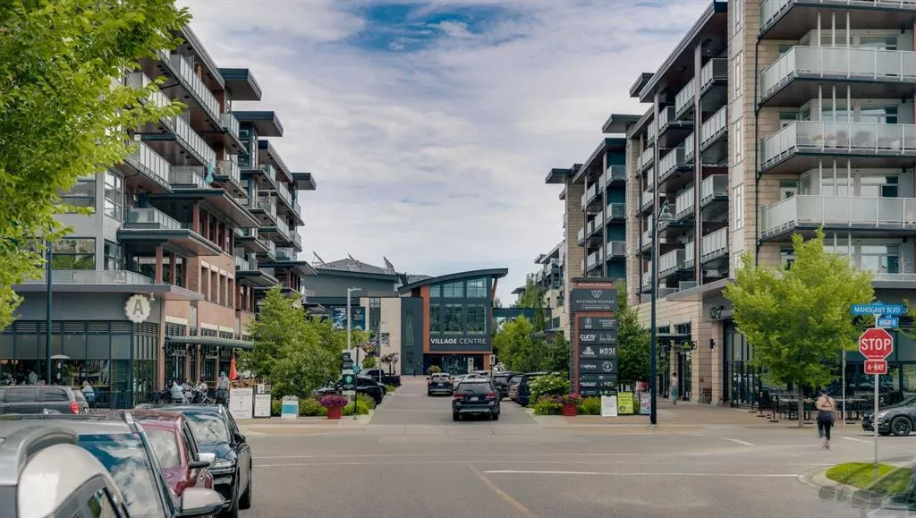 30 Mahogany Mews SE, #220