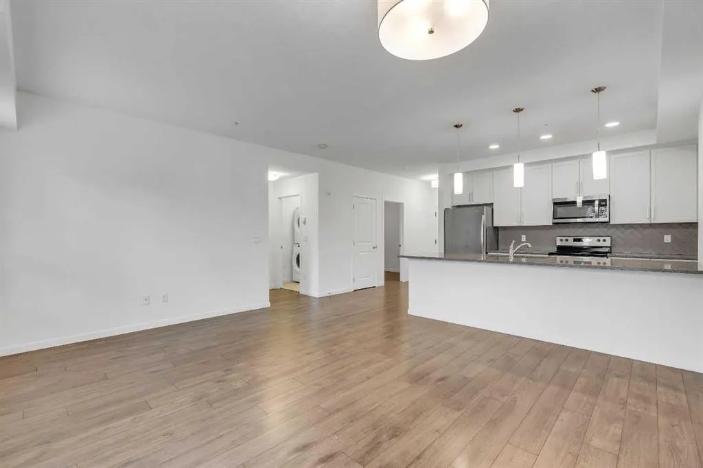 30 Mahogany Mews SE, #220