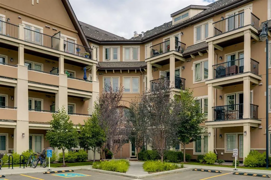 30 Mahogany Mews SE, #220