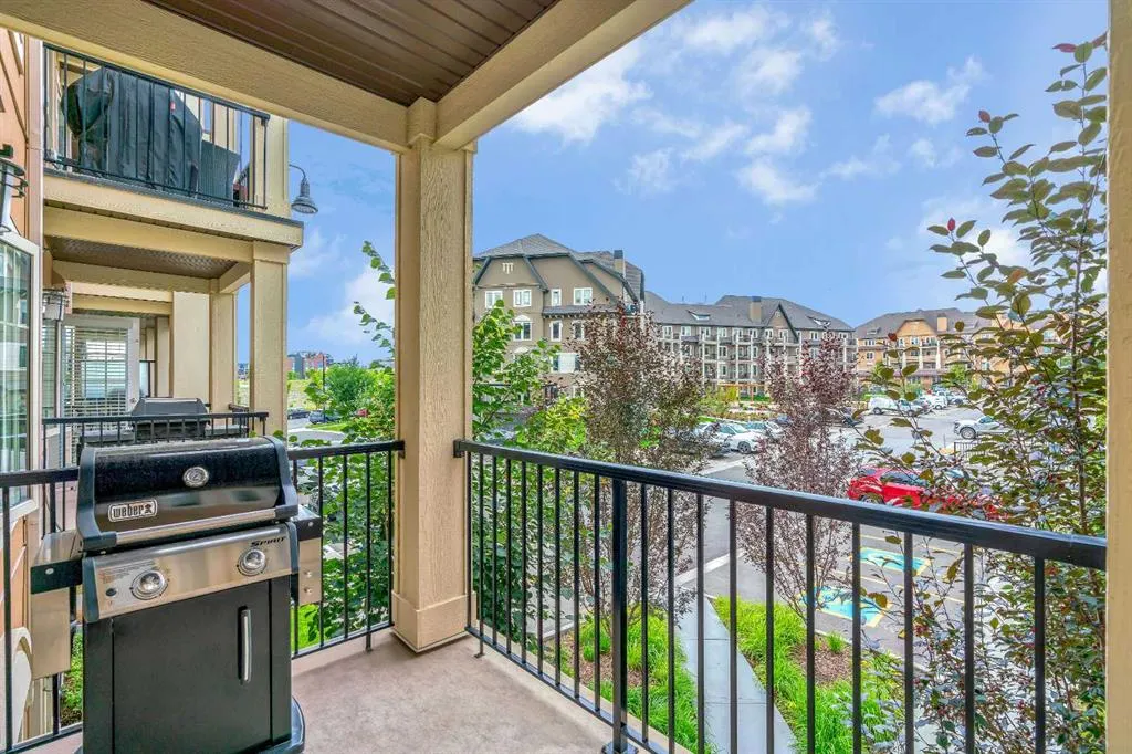 30 Mahogany Mews SE, #220
