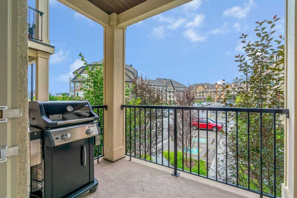 30 Mahogany Mews SE, #220