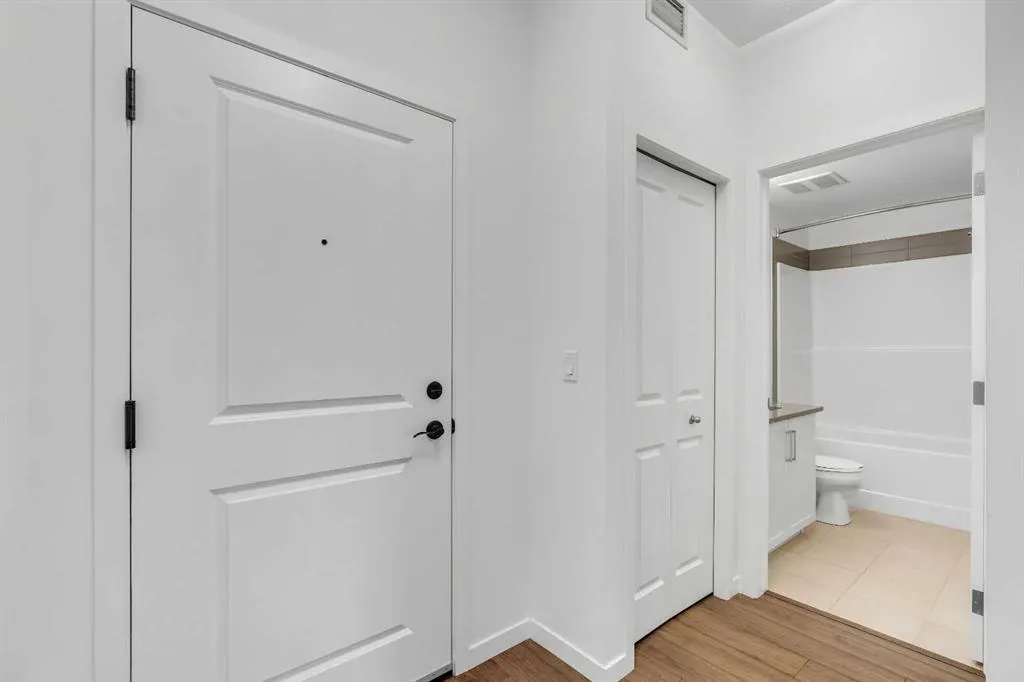 30 Mahogany Mews SE, #220