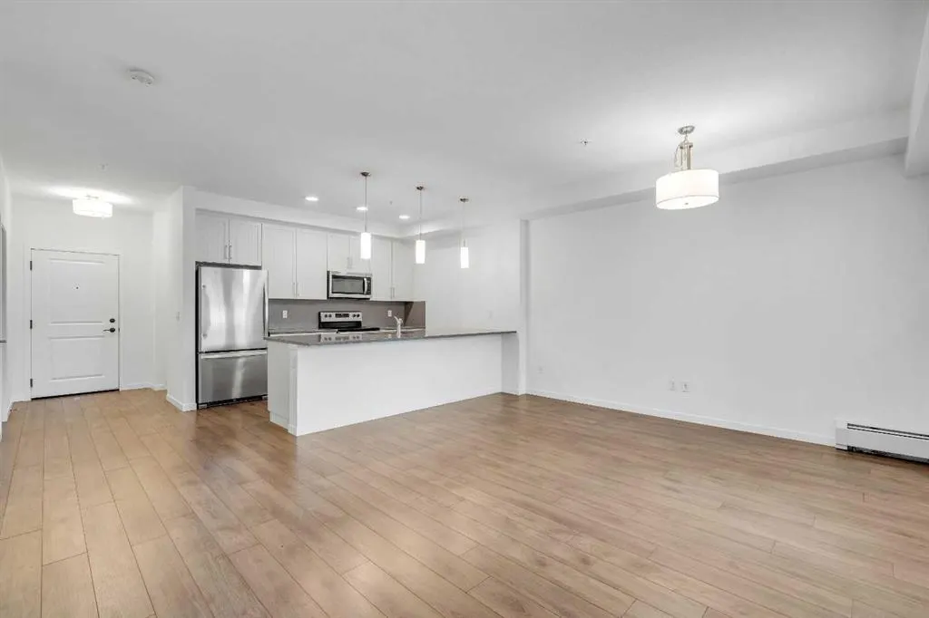 30 Mahogany Mews SE, #220